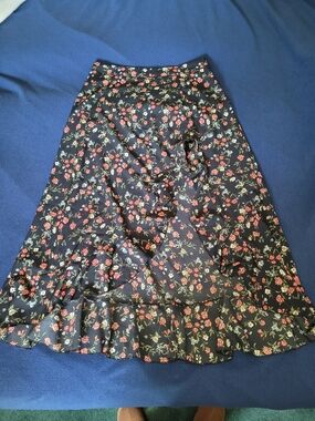 Black Floral Ruffle Hem Midi Skirt